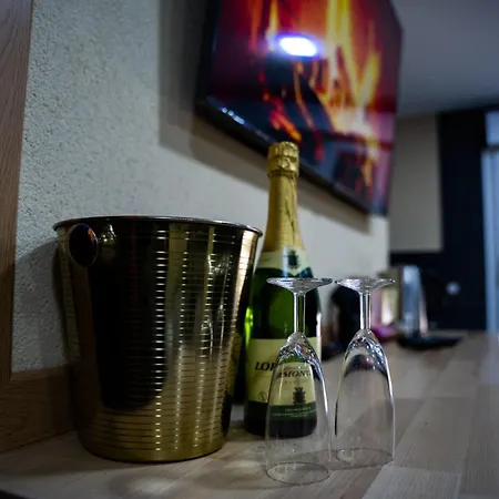Appartement Jacuzzi Strasbourg Exterior photo